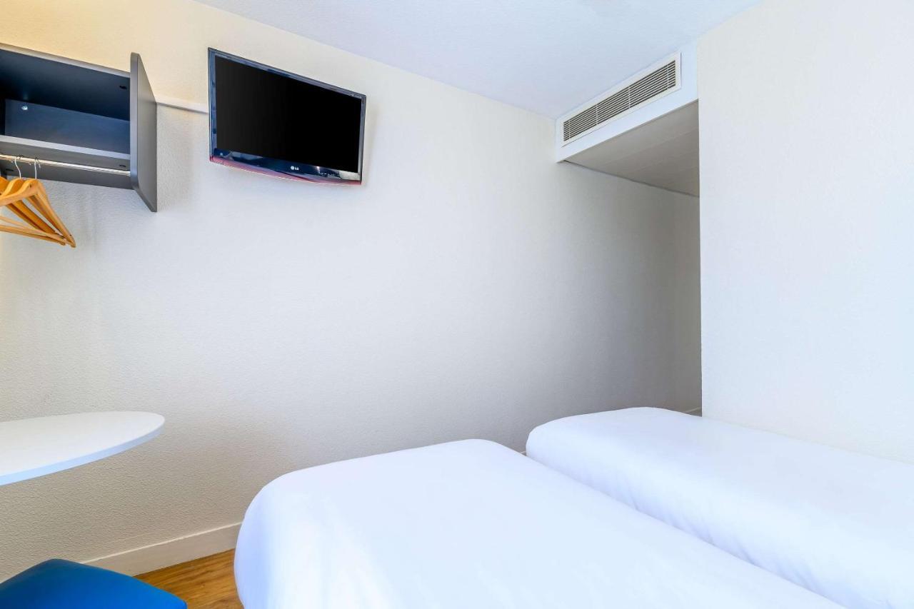 Comfort Hotel Paris Porte D'Ivry Exterior photo