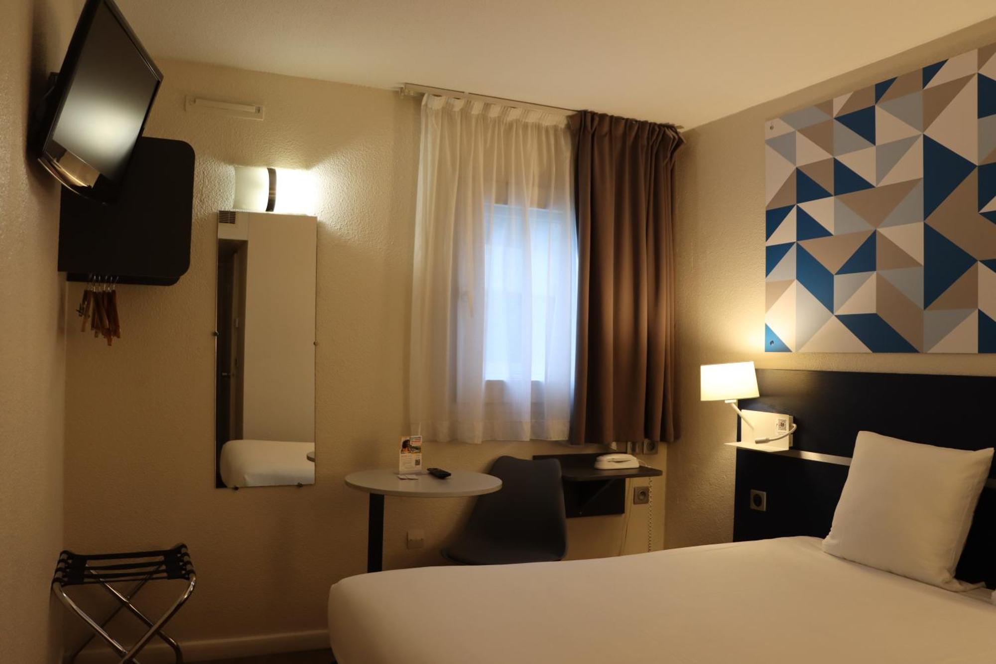 Comfort Hotel Paris Porte D'Ivry Exterior photo